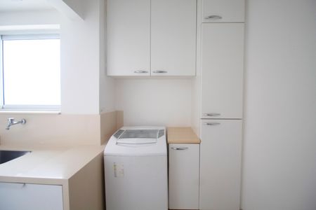 Apartamento à venda com 100m², 2 quartos e 2 vagas Apartamento à venda com 100m², 2 quartos e 2 vagasÁrea de serviço