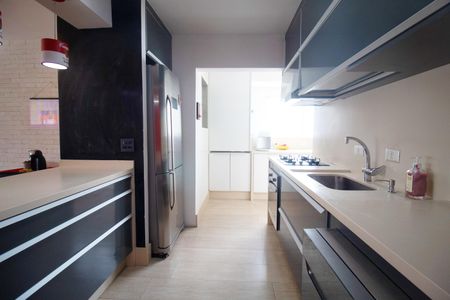 Apartamento à venda com 100m², 2 quartos e 2 vagas Apartamento à venda com 100m², 2 quartos e 2 vagasCozinha