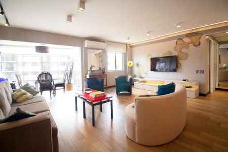 Apartamento à venda com 100m², 2 quartos e 2 vagas Apartamento à venda com 100m², 2 quartos e 2 vagasSala