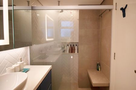 Apartamento à venda com 100m², 2 quartos e 2 vagas Apartamento à venda com 100m², 2 quartos e 2 vagasBanheiro da Suíte 2