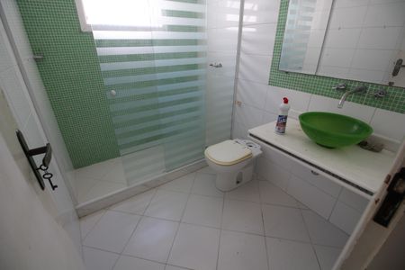 Casa à venda com 368m², 5 quartos e 3 vagasBanheiro Social 1