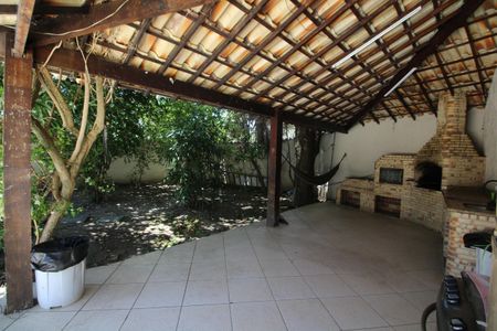 Casa à venda com 368m², 5 quartos e 3 vagasChurrasqueira