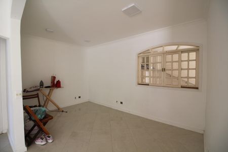 Casa à venda com 368m², 5 quartos e 3 vagasSala