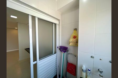 Apartamento à venda com 60m², 2 quartos e 1 vaga Apartamento à venda com 60m², 2 quartos e 1 vagaÁrea de Serviço