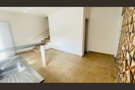 Casa para alugar com 59m², 2 quartos e 2 vagasCozinha