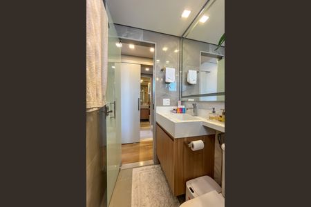 Apartamento à venda com 129m², 2 quartos e 2 vagas Apartamento à venda com 129m², 2 quartos e 2 vagasBanheiro da Suíte