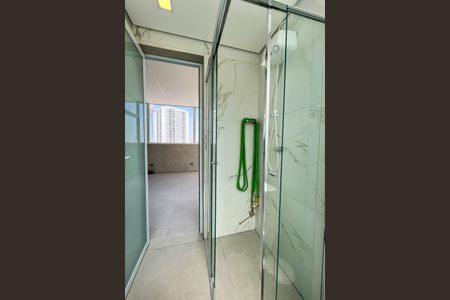 Apartamento à venda com 129m², 2 quartos e 2 vagas Apartamento à venda com 129m², 2 quartos e 2 vagasBanheiro da Cobertura