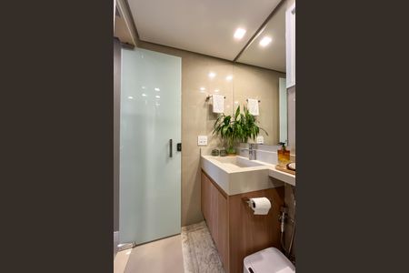 Apartamento à venda com 129m², 2 quartos e 2 vagas Apartamento à venda com 129m², 2 quartos e 2 vagasBanheiro Corredor