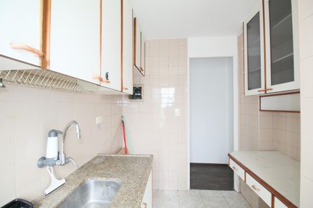 Apartamento à venda com 67m², 2 quartos e 2 vagasCozinha - Armários