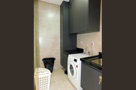 Casa de condomínio para alugar com 250m², 3 quartos e 4 vagasÁrea de Serviço