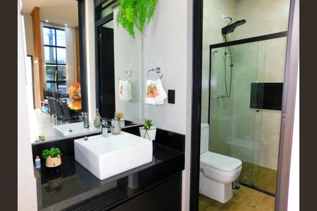 Casa de condomínio para alugar com 250m², 3 quartos e 4 vagasBanheiro da Suíte 1