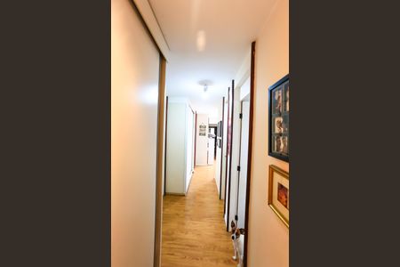 Apartamento para alugar com 166m², 4 quartos e 2 vagasCorredor