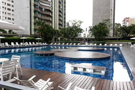 Apartamento para alugar com 166m², 4 quartos e 2 vagasÁrea comum - Piscina