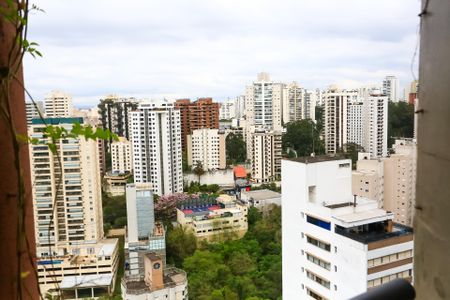 Apartamento para alugar com 166m², 4 quartos e 2 vagasVista da Suíte 2