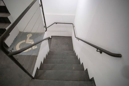 Apartamento à venda com 50m², 2 quartos e 1 vagaEscada