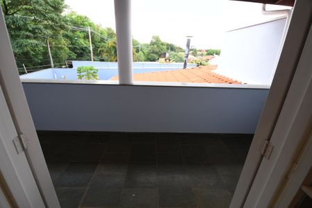 Casa à venda com 386m², 5 quartos e 4 vagasQuarto 3 - Sacada