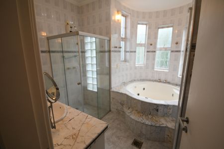 Casa à venda com 386m², 5 quartos e 4 vagasBanheiro Suíte