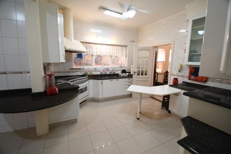 Casa à venda com 386m², 5 quartos e 4 vagasCozinha