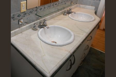 Casa à venda com 386m², 5 quartos e 4 vagasBanheiro Social