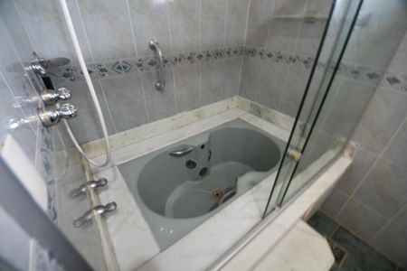 Casa à venda com 386m², 5 quartos e 4 vagasBanheiro Social