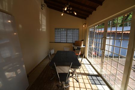 Casa à venda com 386m², 5 quartos e 4 vagasSala