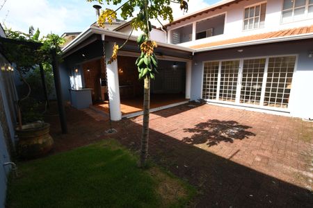 Casa à venda com 386m², 5 quartos e 4 vagasQuintal