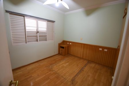 Casa à venda com 386m², 5 quartos e 4 vagasQuarto 2