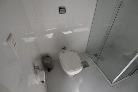 Casa à venda com 386m², 5 quartos e 4 vagasBanheiro de serviço 2