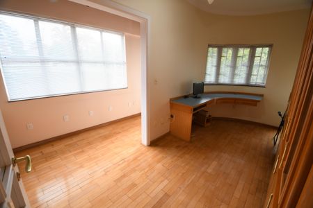 Casa à venda com 386m², 5 quartos e 4 vagasEscritório