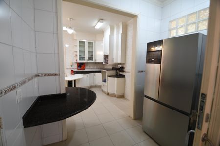 Casa à venda com 386m², 5 quartos e 4 vagasCozinha