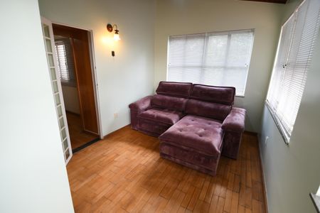 Casa à venda com 386m², 5 quartos e 4 vagasQuarto 4 - Suíte