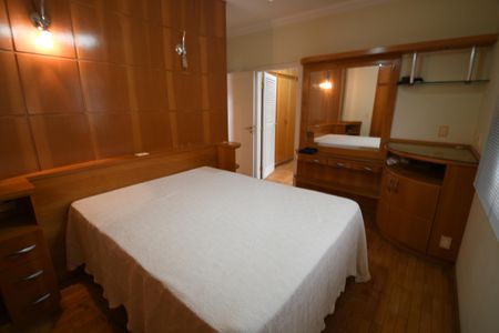 Casa à venda com 386m², 5 quartos e 4 vagasQuarto 4 - Suíte