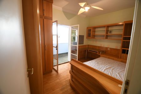 Casa à venda com 386m², 5 quartos e 4 vagasQuarto 3