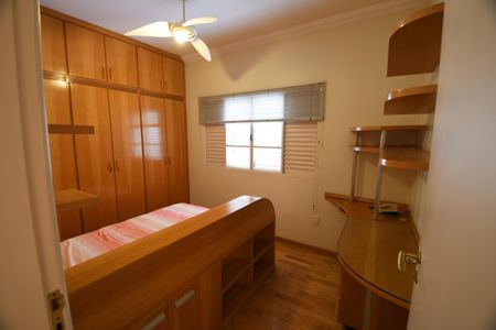 Casa à venda com 386m², 5 quartos e 4 vagasQuarto 1