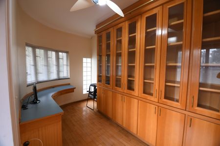 Casa à venda com 386m², 5 quartos e 4 vagasEscritório