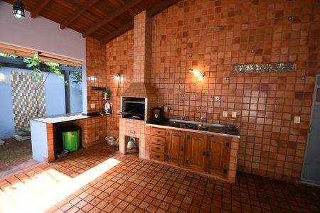 Casa à venda com 386m², 5 quartos e 4 vagasVaranda gourmet