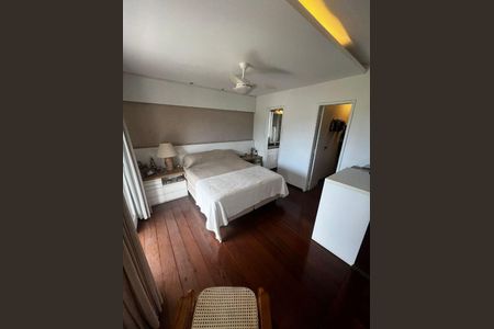 Casa à venda com 4 quartos, 600m² em Itaipu, Niterói