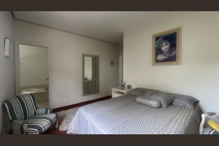 Casa de condomínio à venda com 980m², 5 quartos e 6 vagasSuíte 2