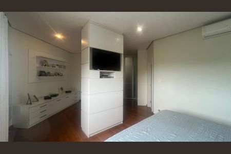 Casa de condomínio à venda com 980m², 5 quartos e 6 vagasSuíte 4