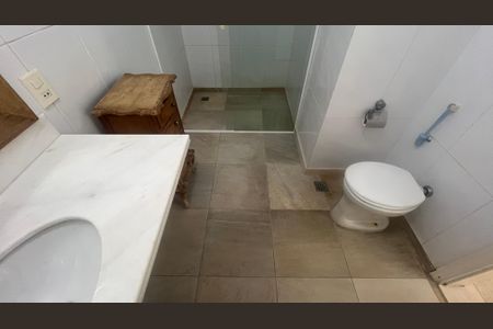 Casa de condomínio à venda com 980m², 5 quartos e 6 vagasEspaço Gourmet Banheiro