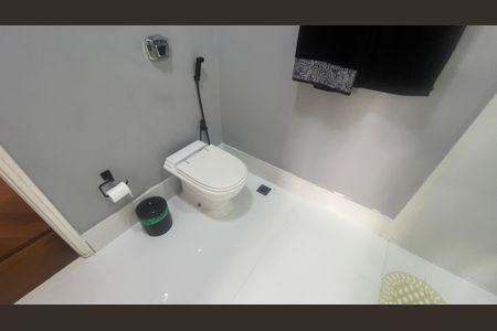 Casa de condomínio à venda com 980m², 5 quartos e 6 vagasBanheiro da Suíte 3