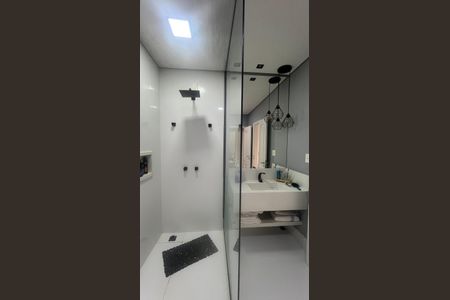 Casa de condomínio à venda com 980m², 5 quartos e 6 vagasBanheiro da Suíte 3