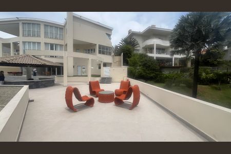 Casa de condomínio à venda com 980m², 5 quartos e 6 vagasÁrea Externa