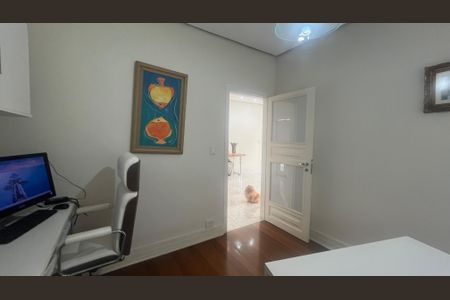 Casa de condomínio à venda com 980m², 5 quartos e 6 vagasEscritório