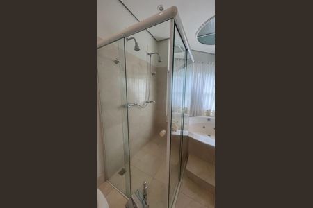 Casa de condomínio à venda com 980m², 5 quartos e 6 vagasBanheiro da Suíte 4