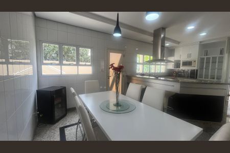 Casa de condomínio à venda com 980m², 5 quartos e 6 vagasCopa