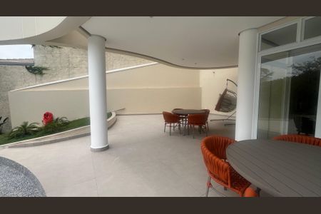 Casa de condomínio à venda com 980m², 5 quartos e 6 vagasÁrea Externa