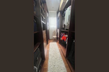 Casa de condomínio à venda com 980m², 5 quartos e 6 vagasCloset da suíte 2