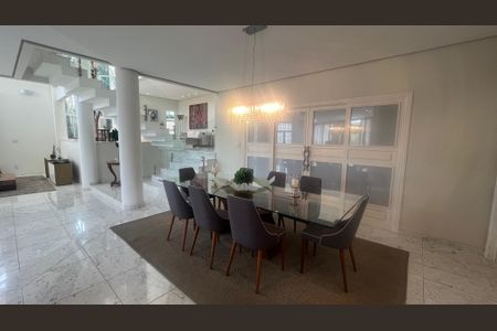 Casa de condomínio à venda com 980m², 5 quartos e 6 vagasSala de Jantar