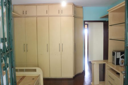 Casa à venda com 228m², 3 quartos e 3 vagasQuarto 1